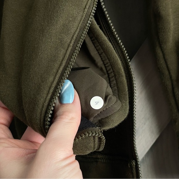 Lululemon Fleece Pullover hidden kangaroo pocket size 4‎ - Picture 10 of 10